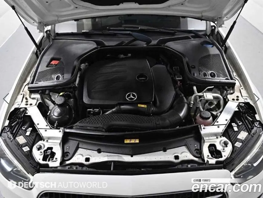 Mercedes-Benz E-Class — фото 6