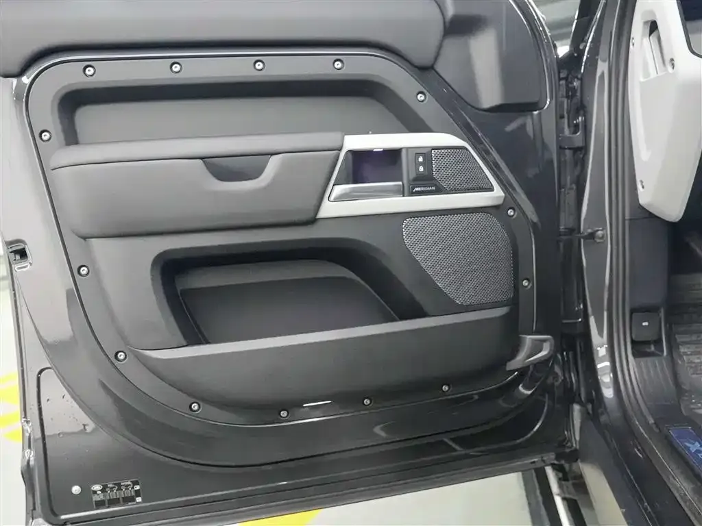 Land Rover Defender 2024 из CN, фото 9