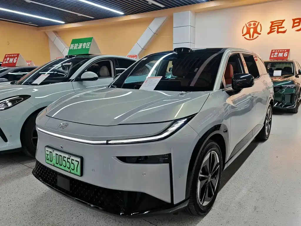 Toyota Platinum 3X 2025 из CN, фото 1