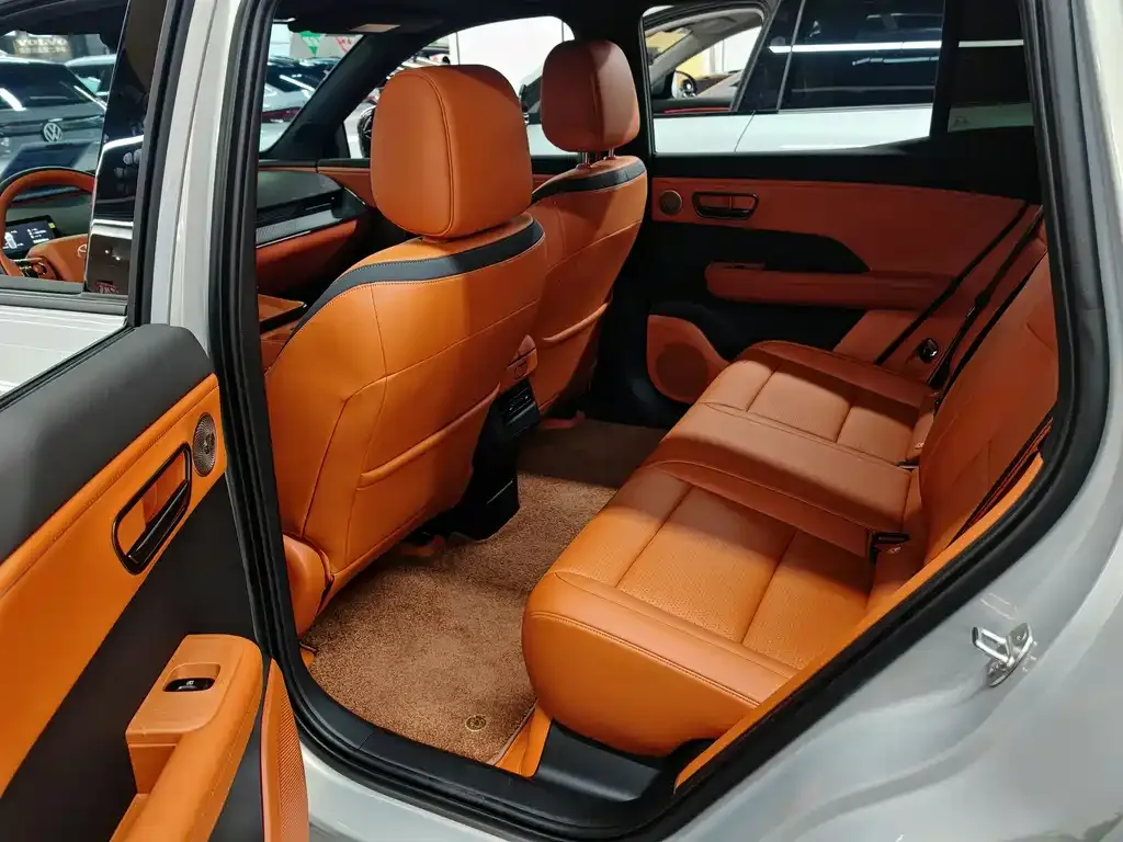 Toyota Platinum 3X 2025 из CN, фото 4