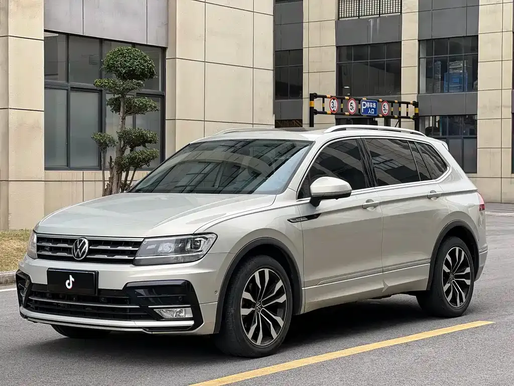 Volkswagen Tiguan L 2021 из CN, фото 1