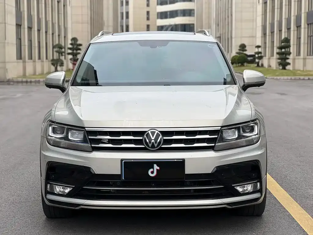 Volkswagen Tiguan L 2021 из CN, фото 2