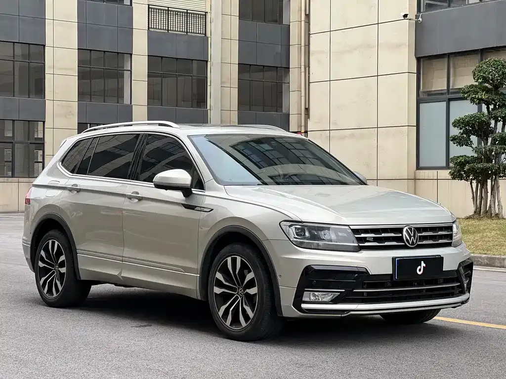 Volkswagen Tiguan L 2021 из CN, фото 3