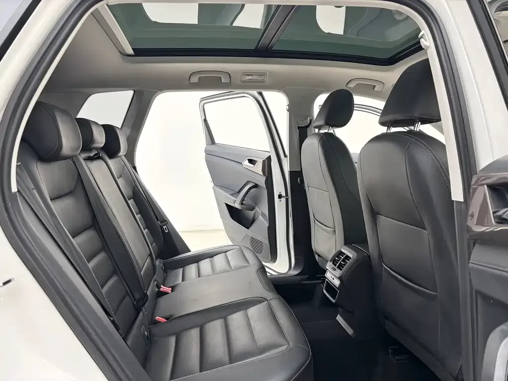 Volkswagen Tharu 2021 из CN, фото 9