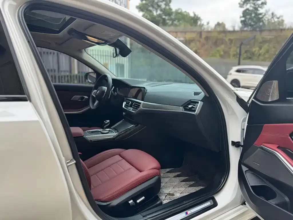 BMW 3 Series 2021 из CN, фото 10