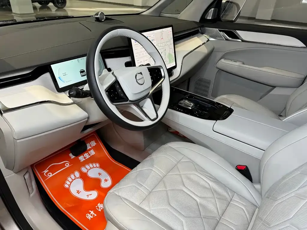 Volvo EM90 2024 из CN, фото 7