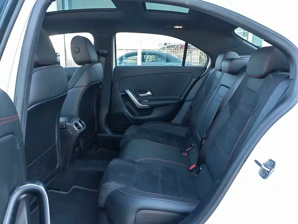 Mercedes-Benz A-Class 2024 из CN, фото 6