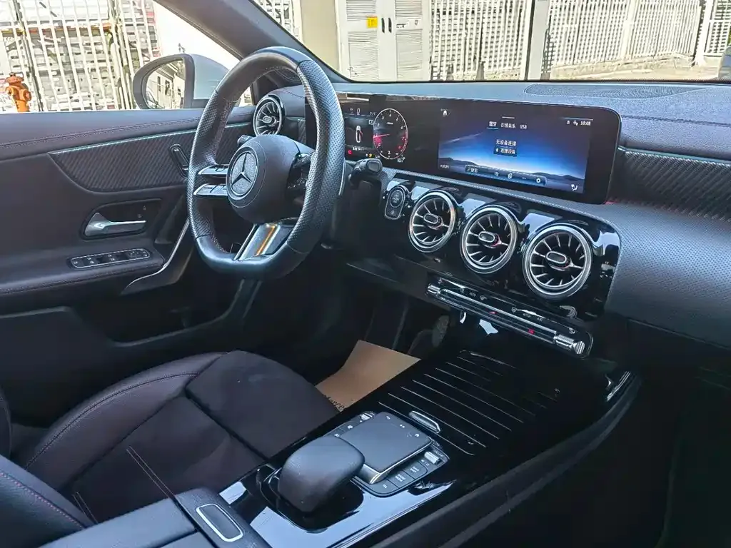Mercedes-Benz A-Class 2024 из CN, фото 8