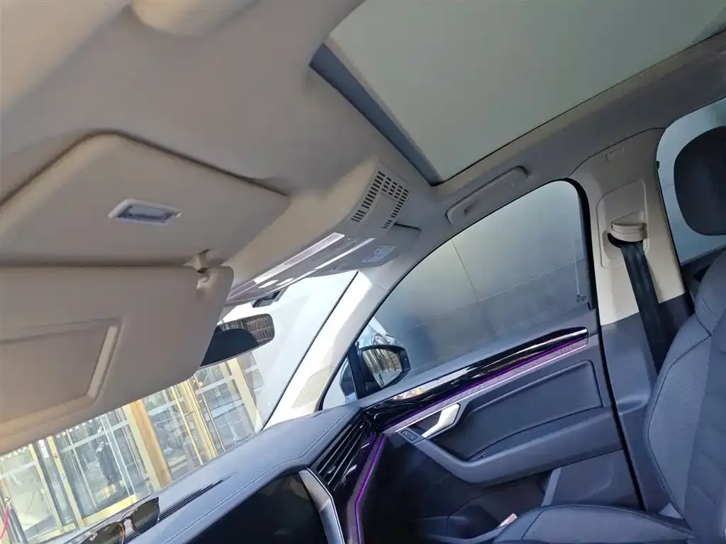 Volkswagen Touareg 2023 из CN, фото 9