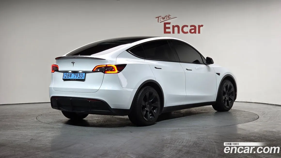Tesla Model Y 2024 из KR, фото 2