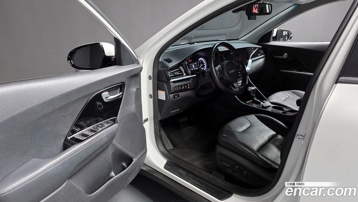 Kia Niro — фото 10