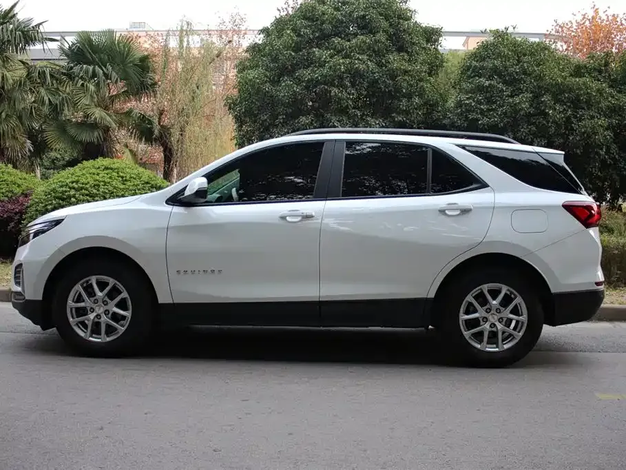 Chevrolet Equinox 2023 из CN, фото 4