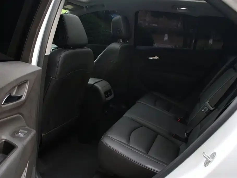 Chevrolet Equinox 2023 из CN, фото 9