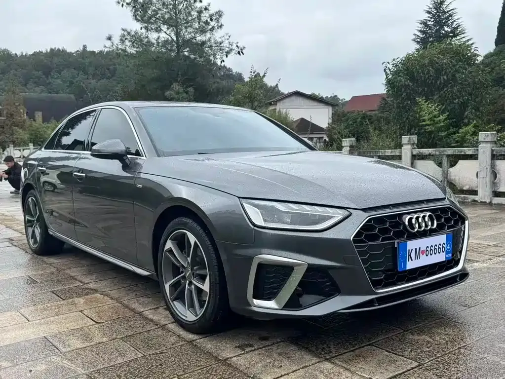 Audi A4L 2021 из CN, фото 3