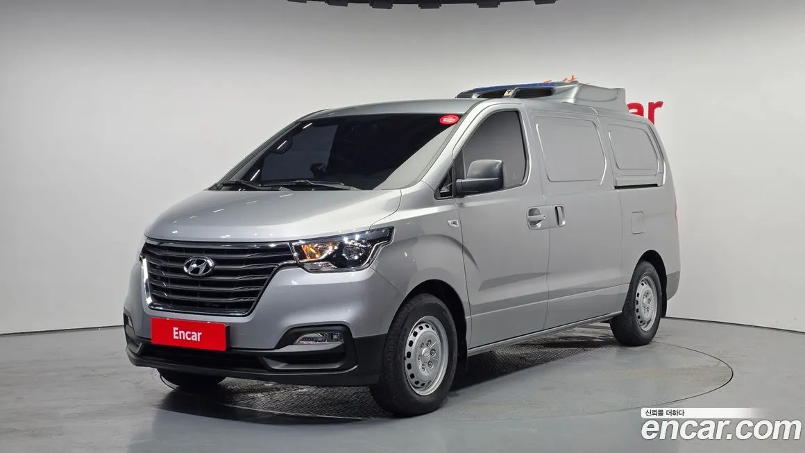Hyundai Starex — фото 1