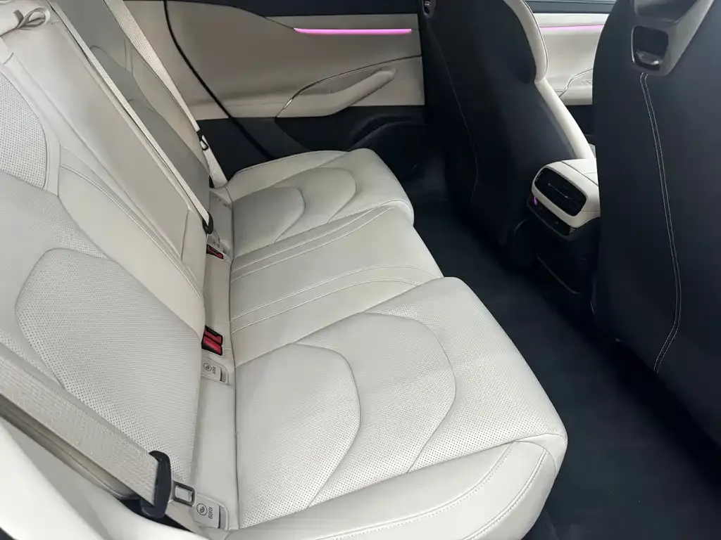 Xiaomi SU7 2025 из CN, фото 9