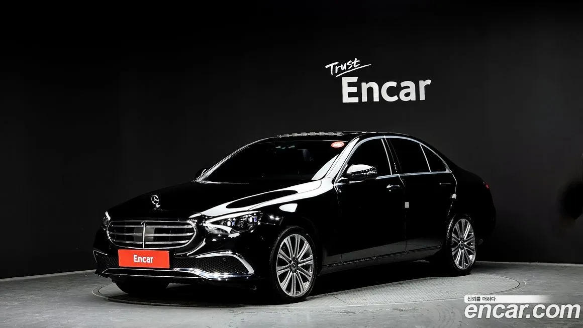 Mercedes-Benz E-Class — фото 1