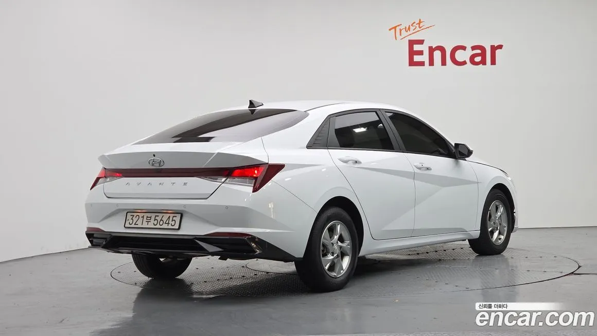 Hyundai AVANTE 2022 из KR, фото 2