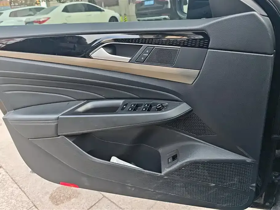 Volkswagen Passat 2021 из CN, фото 7