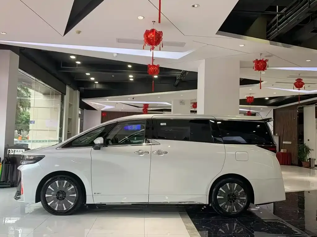 Toyota Vellfire 2025 из CN, фото 5