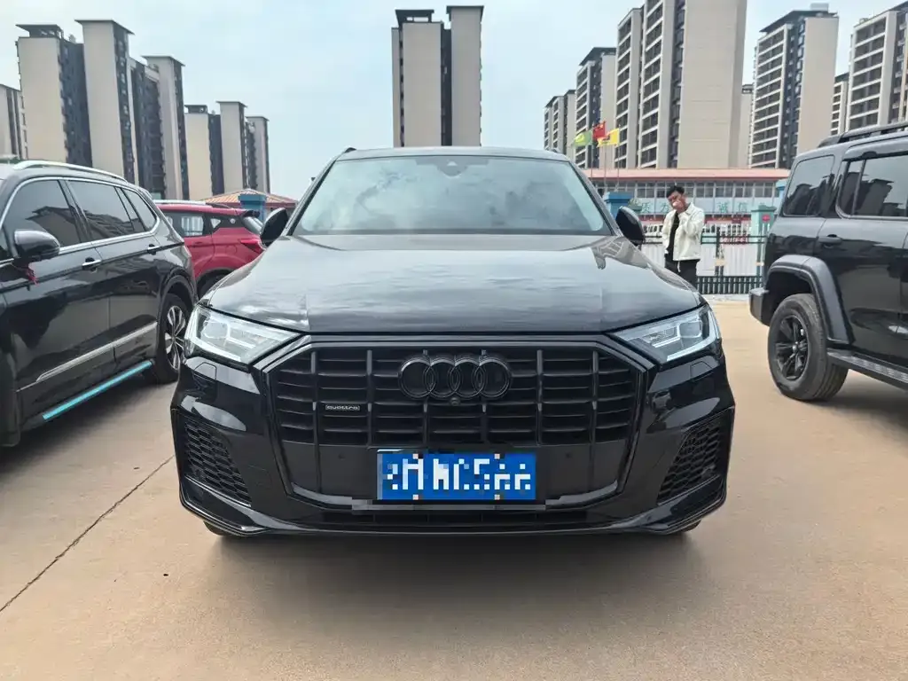 Audi Q7 2023 из CN, фото 3