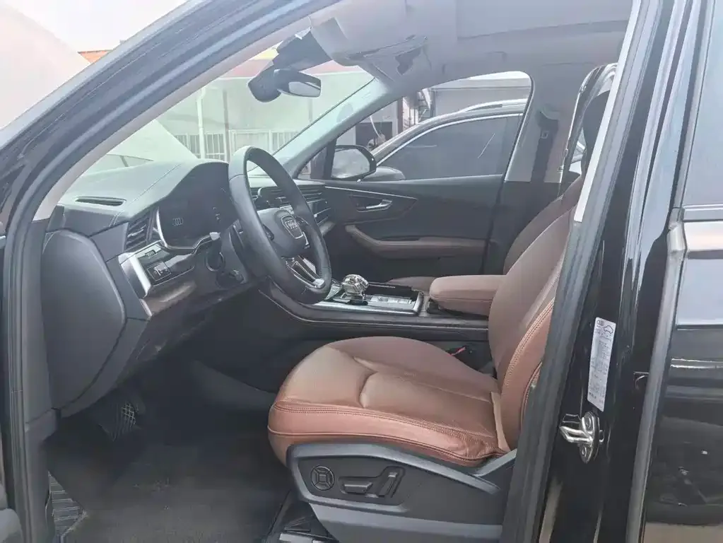 Audi Q7 2023 из CN, фото 6