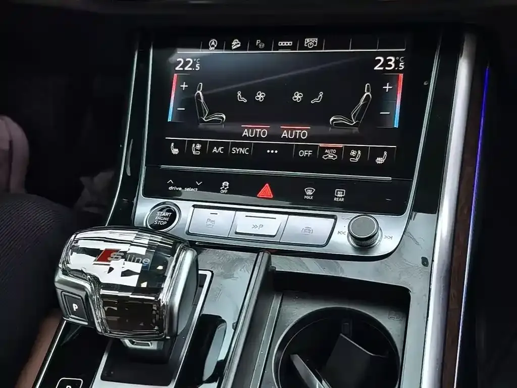 Audi Q7 2023 из CN, фото 7