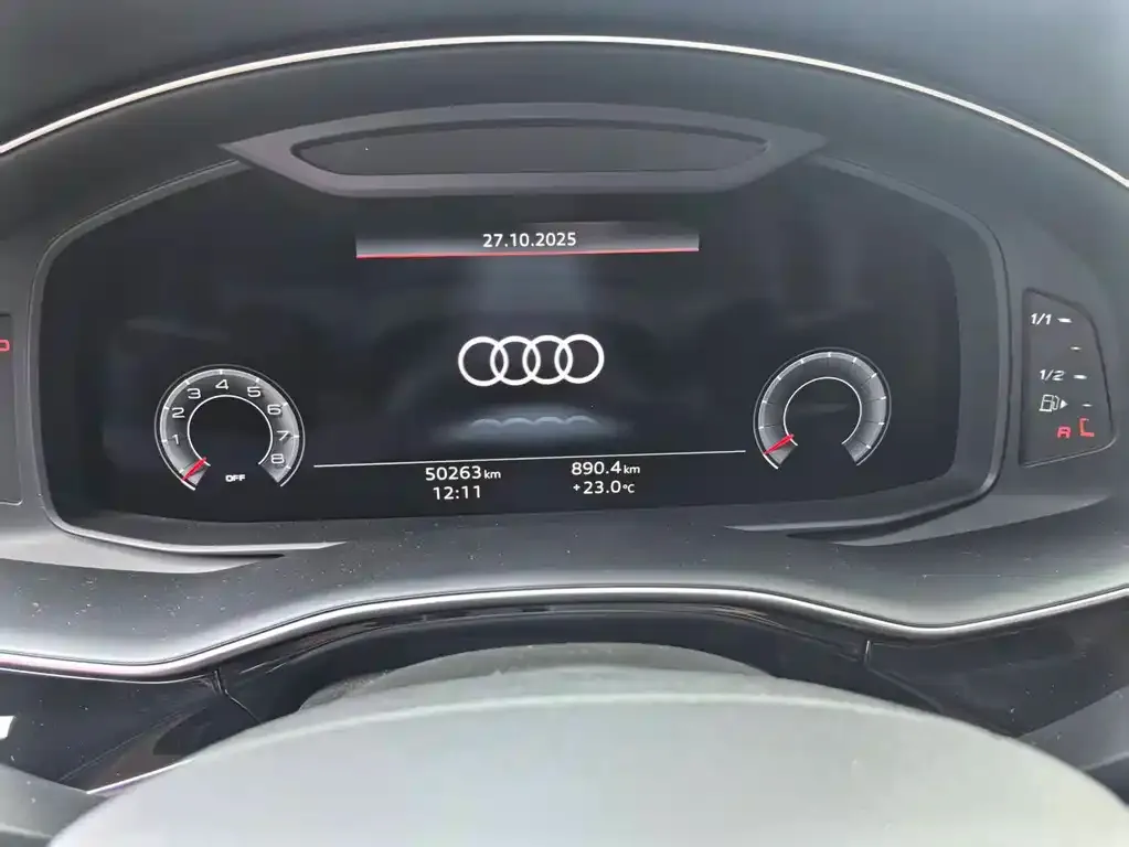 Audi Q7 2023 из CN, фото 8