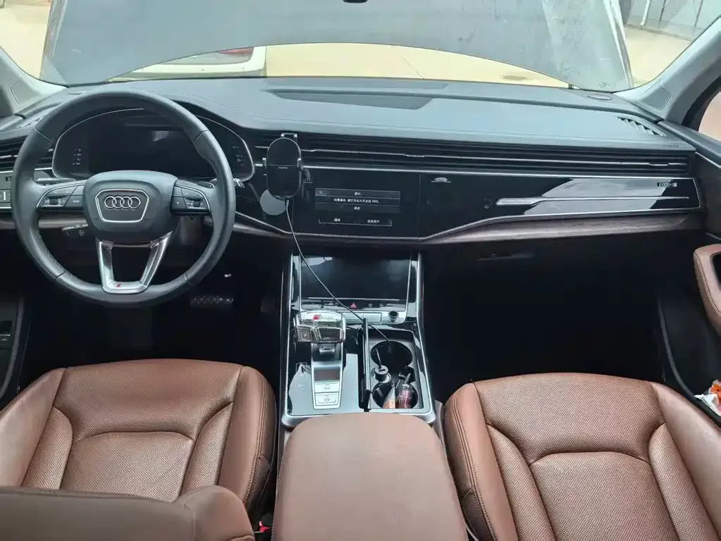 Audi Q7 2023 из CN, фото 9