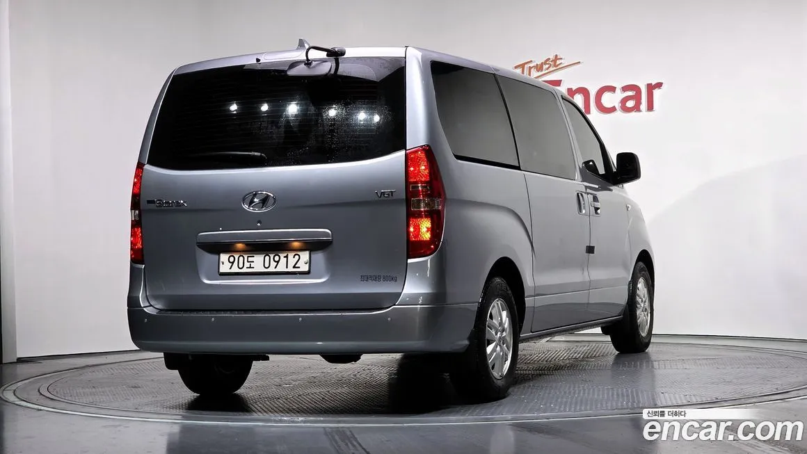 Hyundai Starex — фото 2