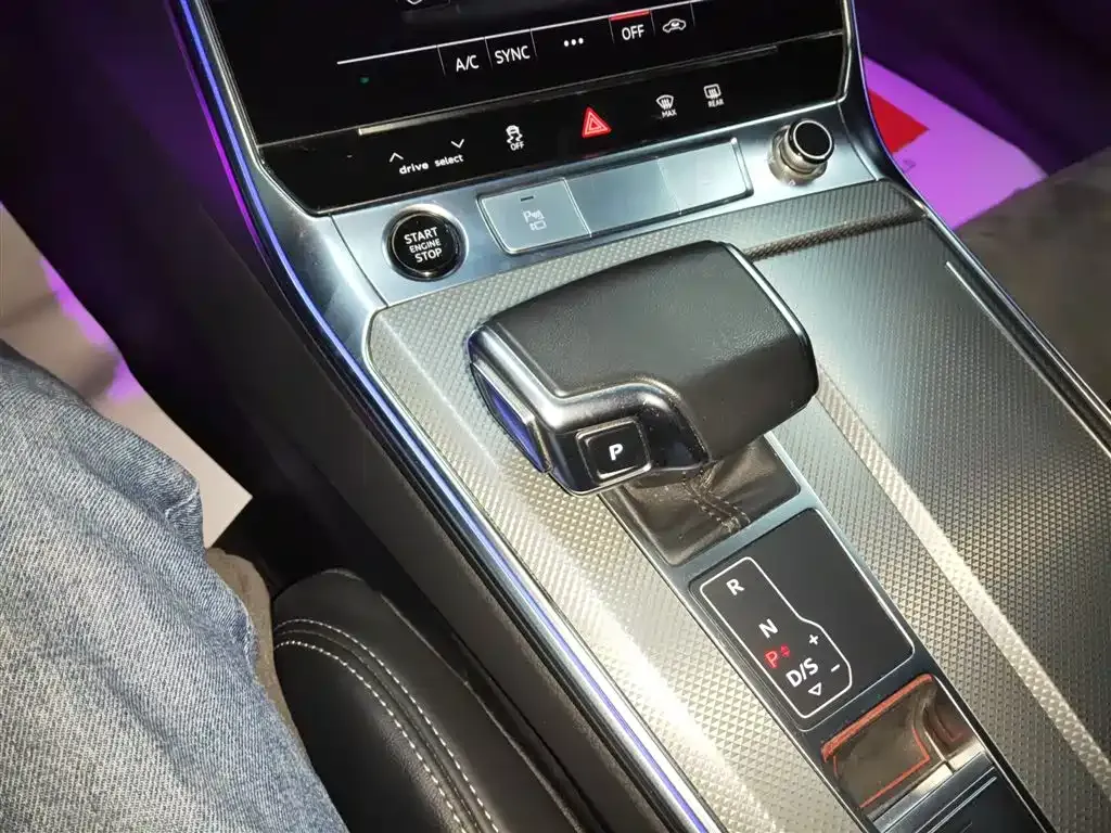 Audi A6L 2023 из CN, фото 6