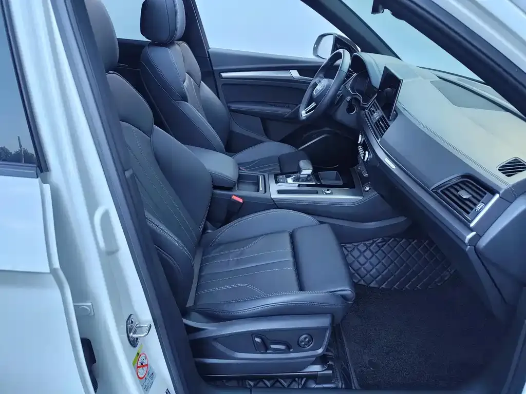 Audi Q5L 2023 из CN, фото 5