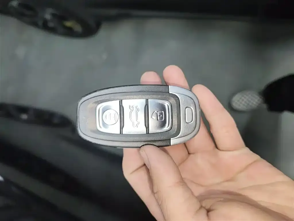 Hongqi E-QM5 2022 из CN, фото 9