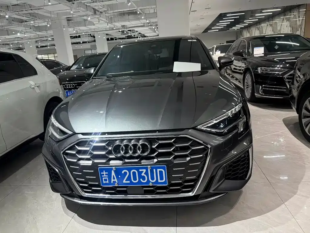 Audi A3 2023 из CN, фото 1