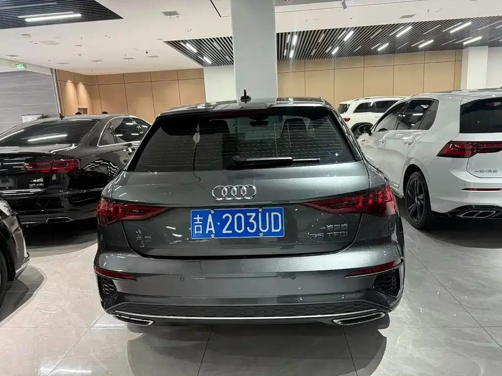 Audi A3 2023 из CN, фото 3