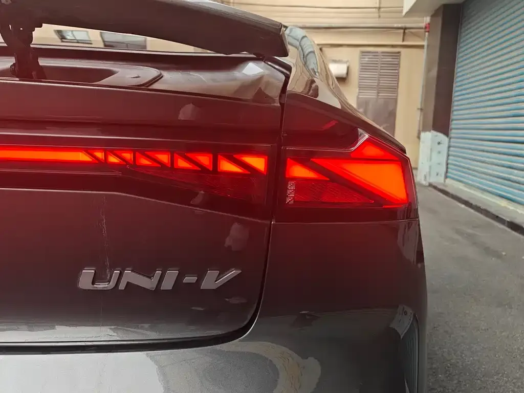 Changan UNI-V 2023 из CN, фото 8