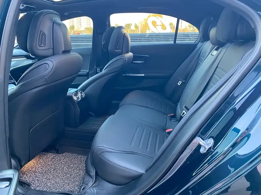 Mercedes-Benz C-Class 2024 из CN, фото 3