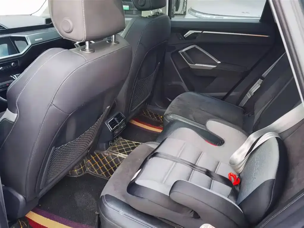 Audi Q3 2021 из CN, фото 3