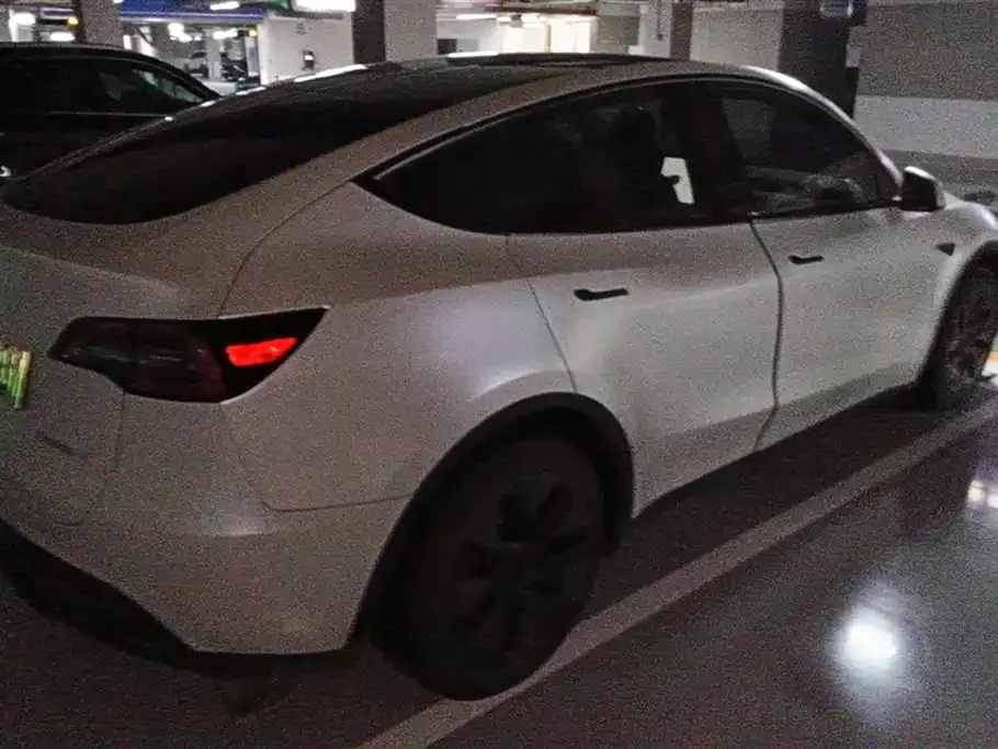 Tesla Model Y 2023 из CN, фото 3