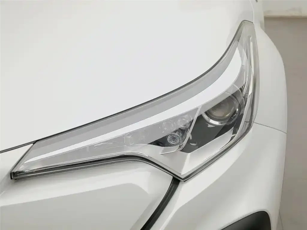 Toyota C-HR EV 2022 из CN, фото 7