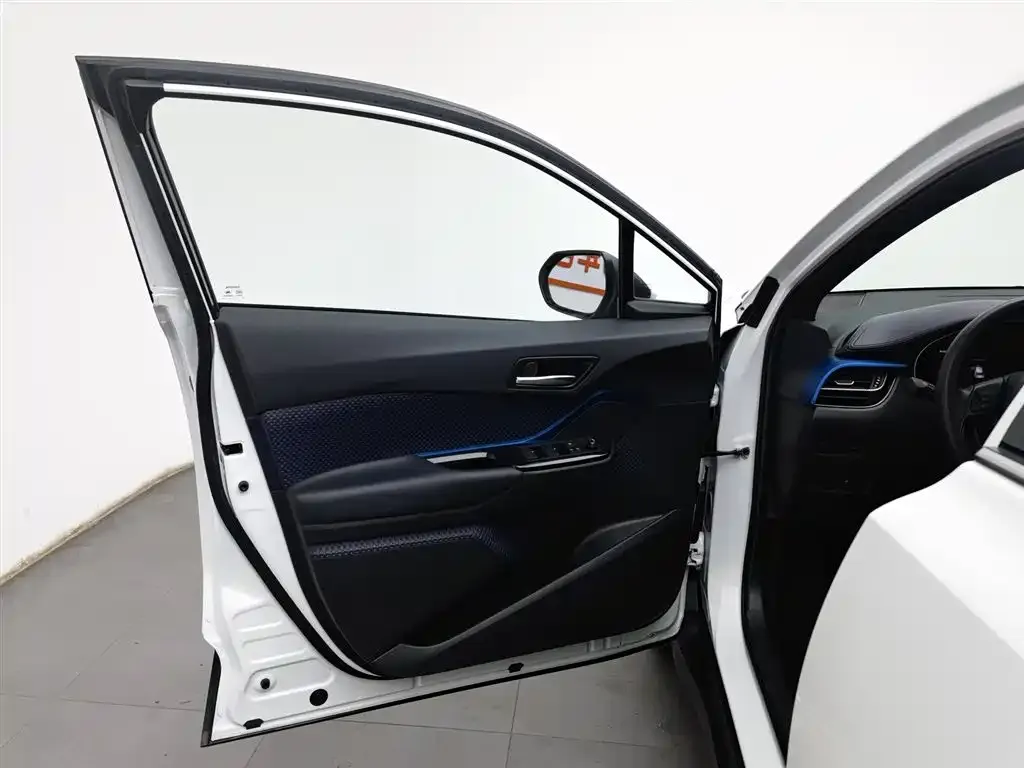 Toyota C-HR EV 2022 из CN, фото 8