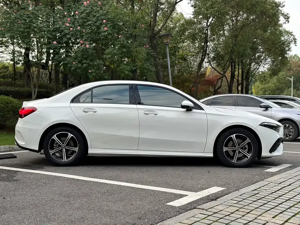Mercedes-Benz A-Class 2024 из CN, фото 4