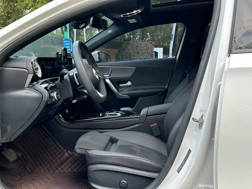Mercedes-Benz A-Class 2024 из CN, фото 8