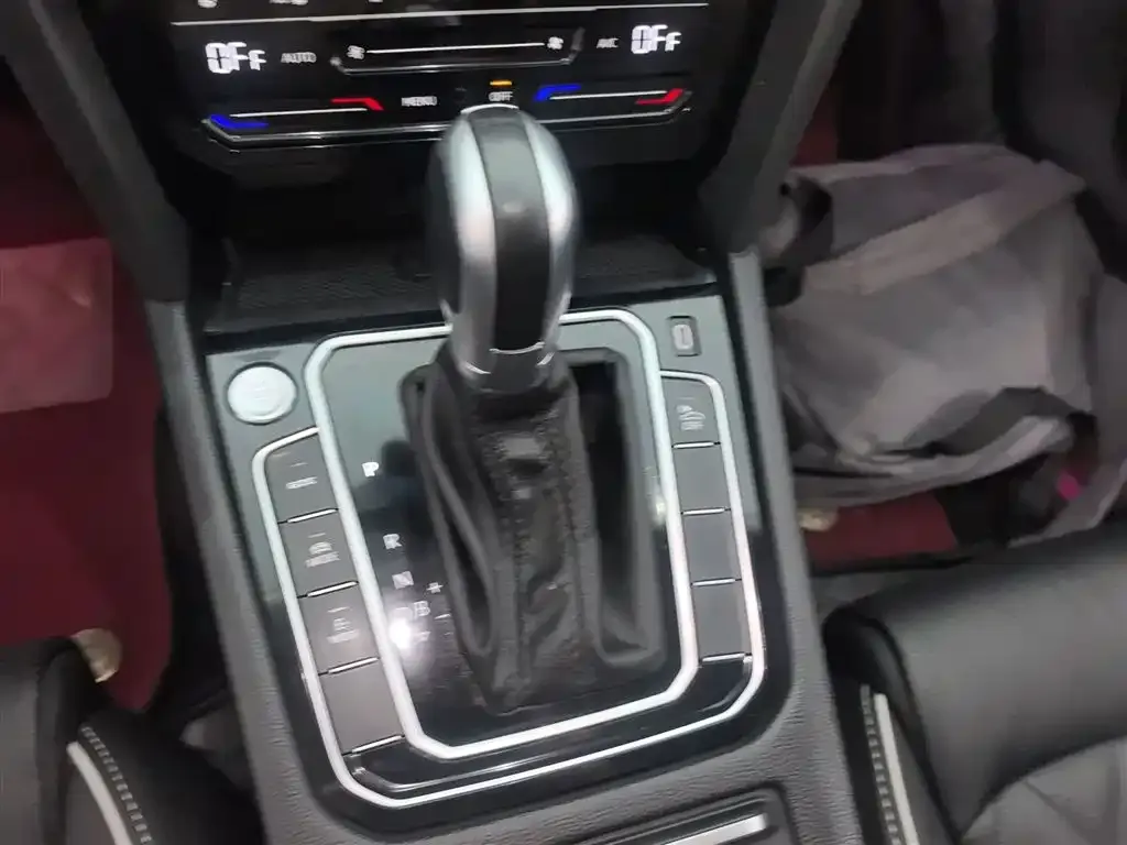 Volkswagen Magotan GTE PHEV 2022 из CN, фото 6