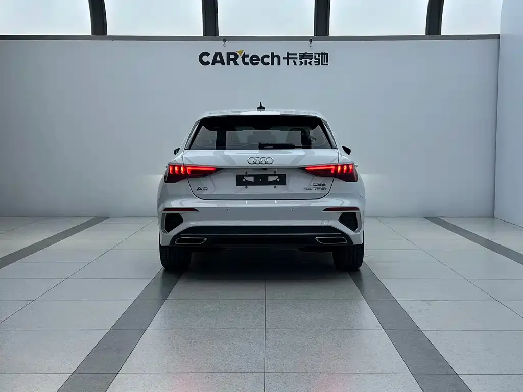 Audi A3 2023 из CN, фото 4