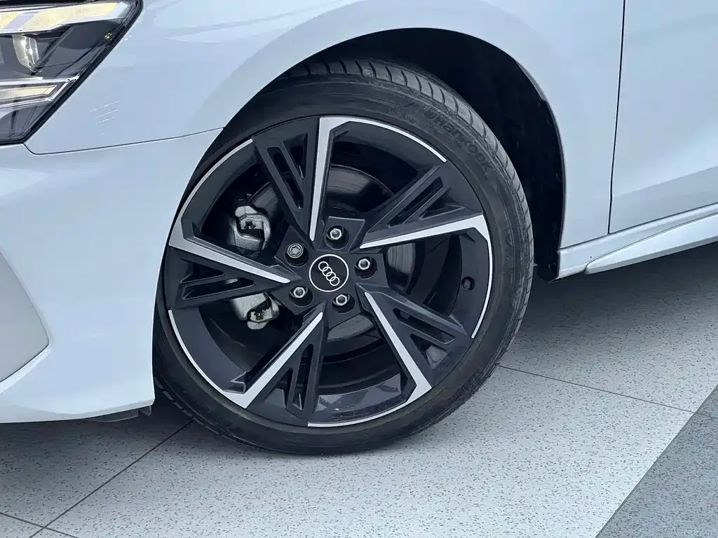 Audi A3 2023 из CN, фото 6