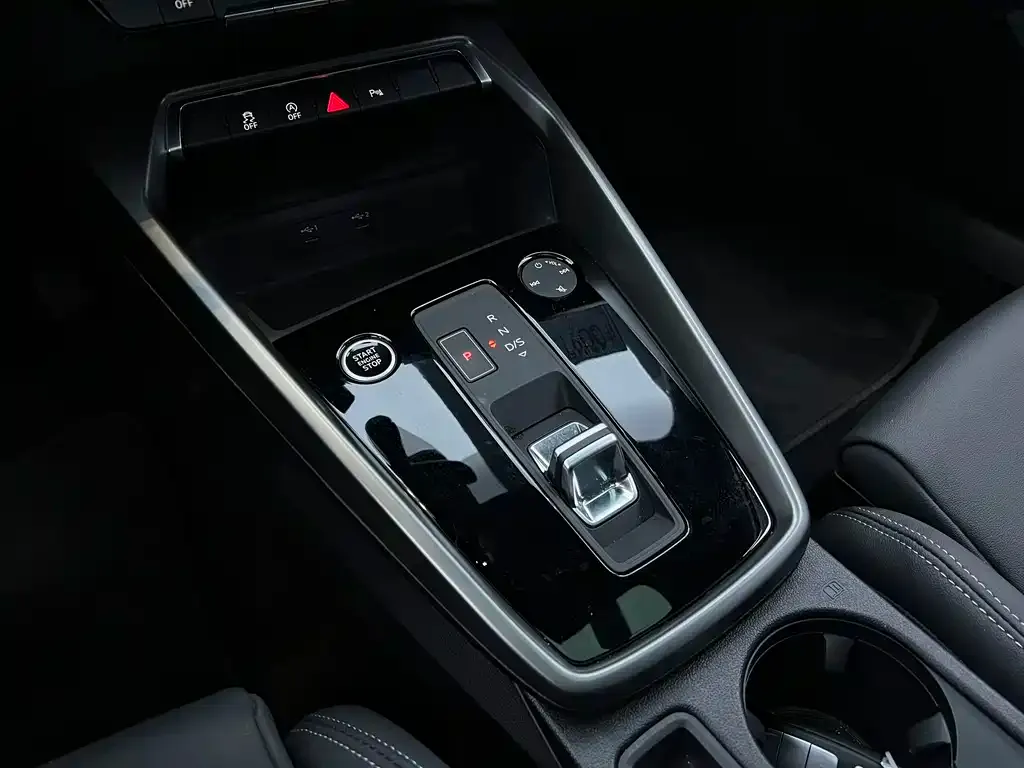 Audi A3 2023 из CN, фото 9