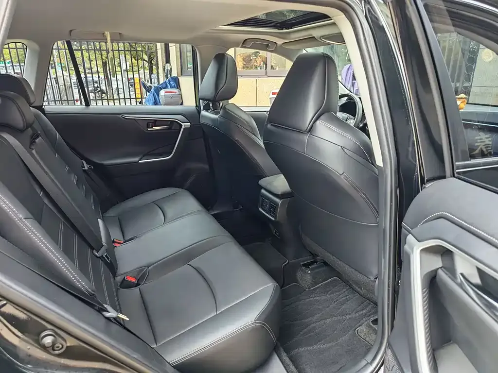 Toyota Wildlander 2021 из CN, фото 10