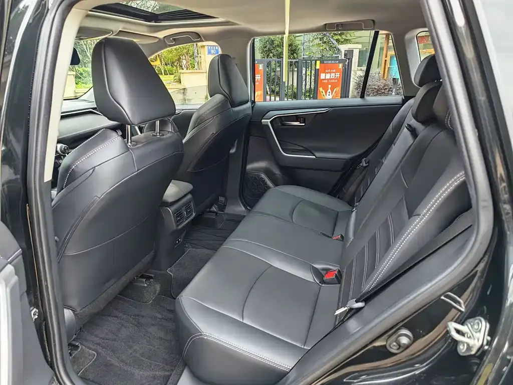 Toyota Wildlander 2021 из CN, фото 9