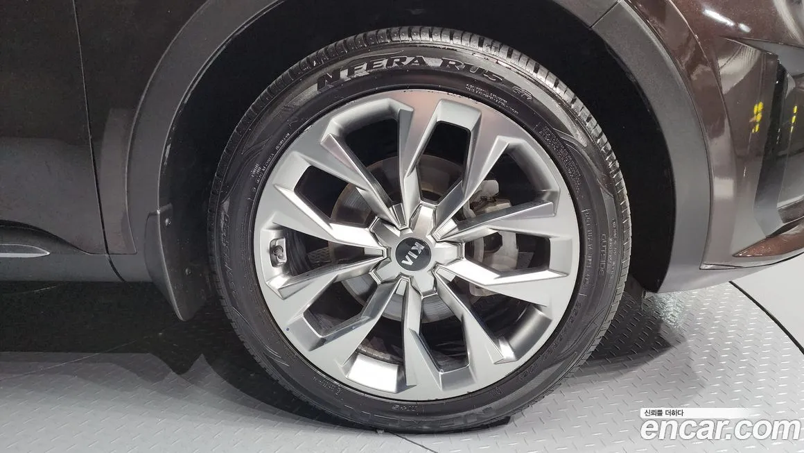 Kia Sorento — фото 5